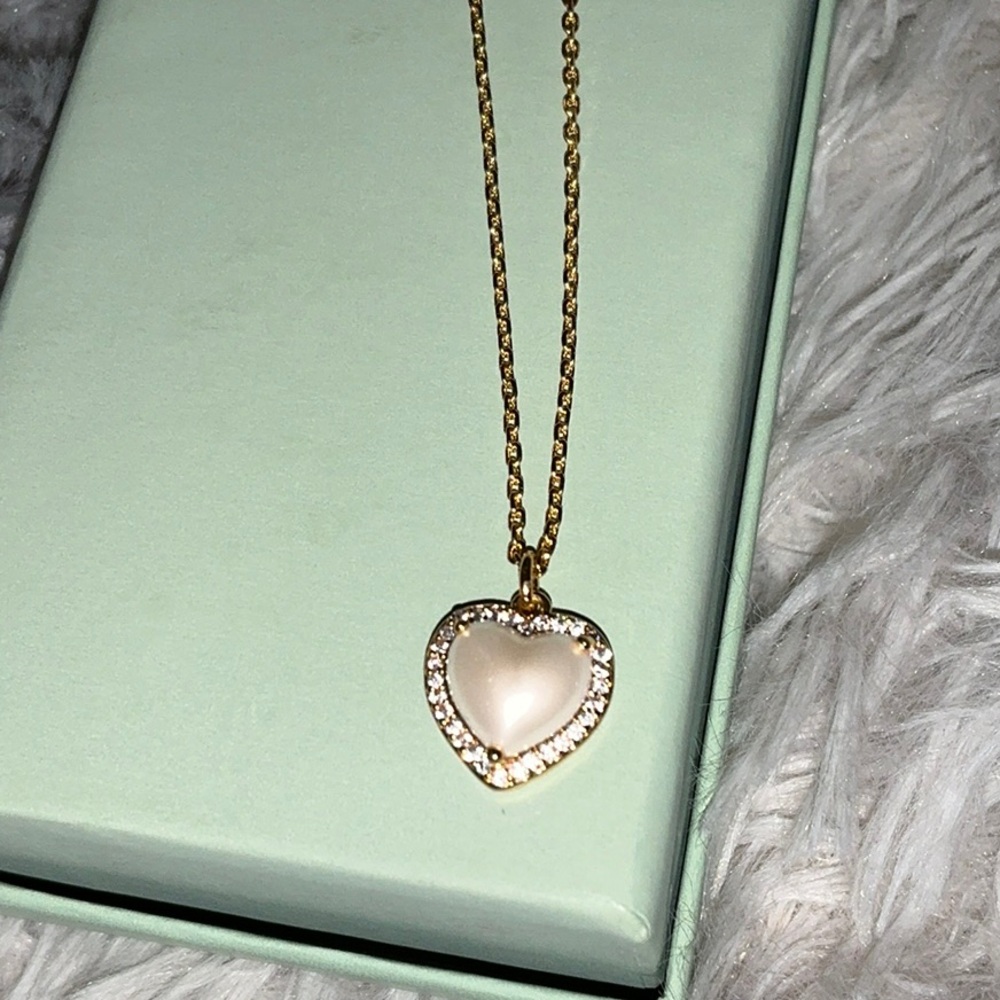 🚨KATE SPADE PEARL HEART GOLD NECKLACE!
